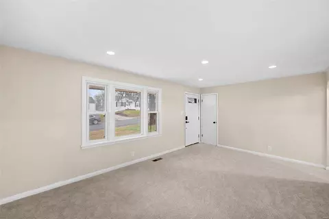 9711 Echo Ln, Overland, MO 63114 photo 2
