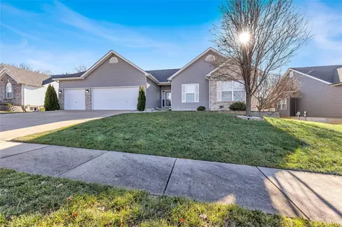 1850 Autumn Trl, Wentzville, MO 63385