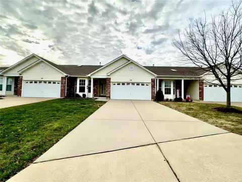 26 Twelve Oaks Ct #7B, Saint Peters, MO 63376