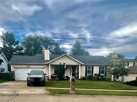 1304 Point Mariner Dr, Fenton, MO 63026
