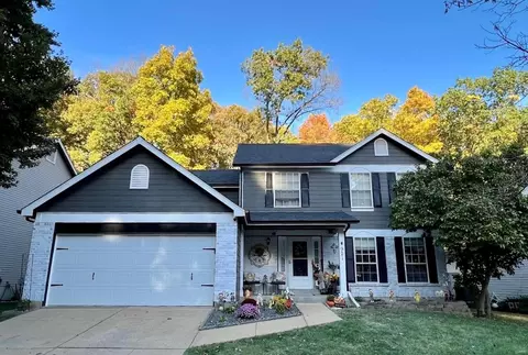 921 Big Bend Station Dr, Manchester, MO 63088
