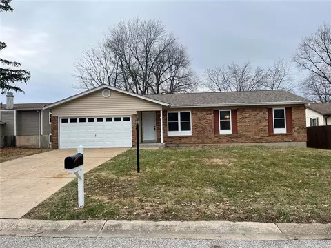 22 S Dianne Dr, Saint Peters, MO 63376