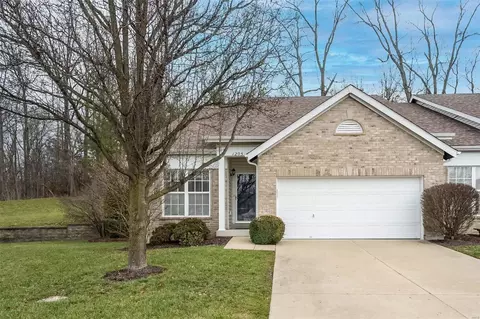 1205 Hunters Chase Dr, Eureka, MO 63025