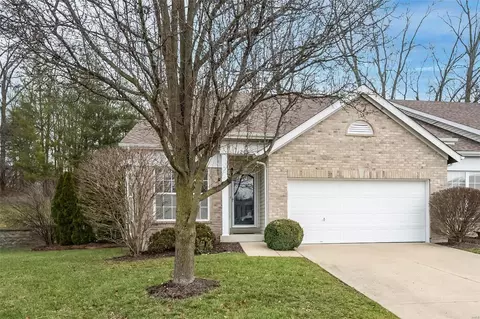 1205 Hunters Chase Dr, Eureka, MO 63025 photo 2