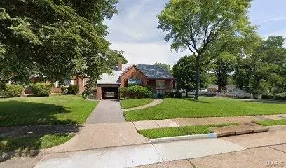 7601 Hawthorne Pl, Saint Louis, MO 63130