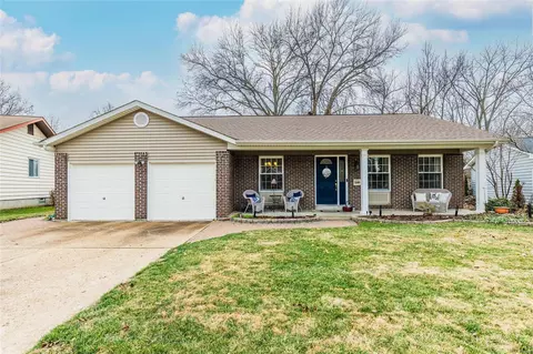 1380 Justerini Dr, Ballwin, MO 63011
