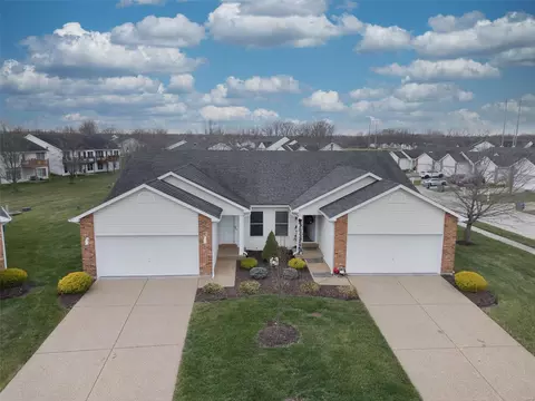 5 Maryland Cir #84B, O'fallon, MO 63366