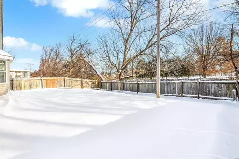Exterior - 26 Queensboro Dr, Saint Peters, MO 63376 photo 3 of 4