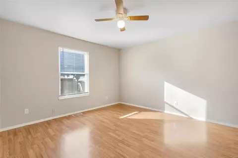 Living - 26 Queensboro Dr, Saint Peters, MO 63376 photo 4 of 4