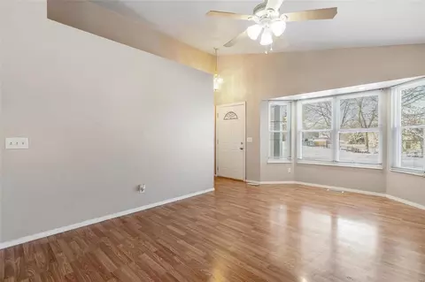 Living - 26 Queensboro Dr, Saint Peters, MO 63376 photo 1 of 4