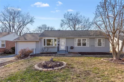 2217 Cherry Ln, Saint Charles, MO 63301