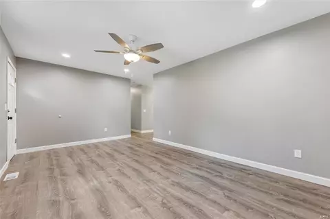 903 Clover Ln, O'fallon, MO 63366 photo 4