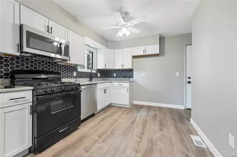 903 Clover Ln, O'fallon, MO 63366 photo 3