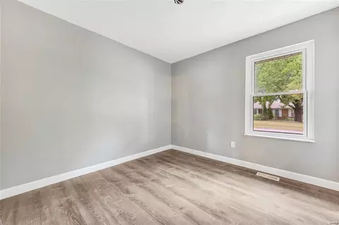 903 Clover Ln, O'fallon, MO 63366 photo 6