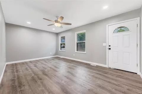 903 Clover Ln, O'fallon, MO 63366 photo 5