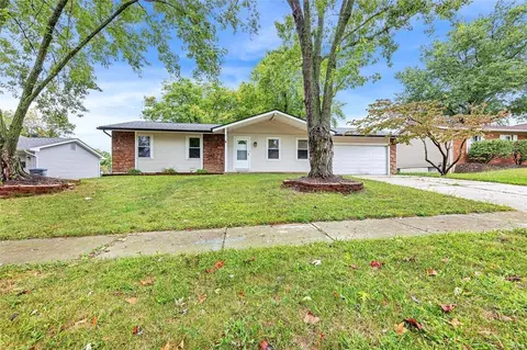 903 Clover Ln, O'fallon, MO 63366