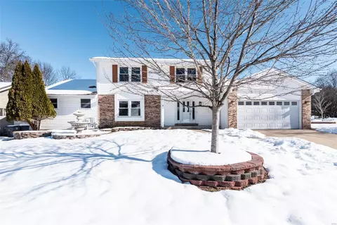 32 Barrington Dr, Saint Peters, MO 63376