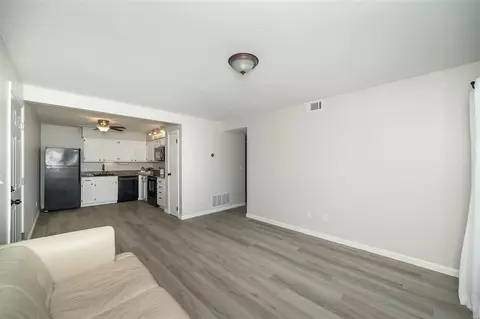 Living - 757 Ridgeside Dr #A, Ballwin, MO 63021 photo 2 of 2