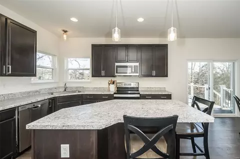 Kitchen - 304 Narrowleaf Ln, O'fallon, MO 63366 photo 4 of 5