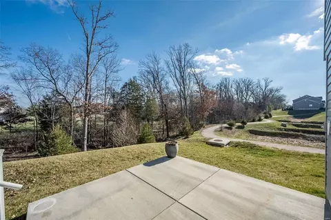 Exterior - 304 Narrowleaf Ln, O'fallon, MO 63366 photo 4 of 13