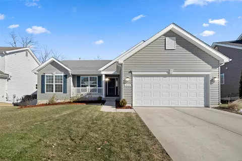 214 Hidden Bluffs Dr, Lake Saint Louis, MO 63367