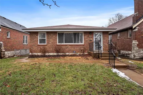 7719 Pennsylvania Ave, Saint Louis, MO 63111