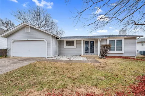 54 Jane Dr, Saint Peters, MO 63376