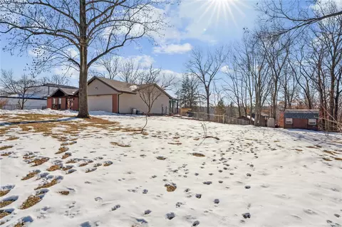 Exterior - 504 Alsmeyer Dr, O'fallon, MO 63366 photo 5 of 6
