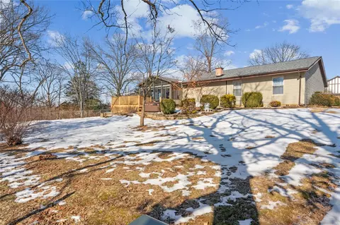 Exterior - 504 Alsmeyer Dr, O'fallon, MO 63366 photo 4 of 6