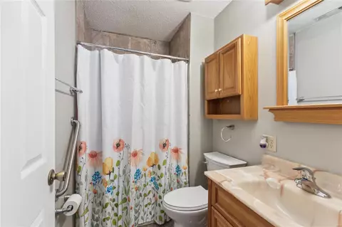 Bath - 504 Alsmeyer Dr, O'fallon, MO 63366 photo 1 of 2