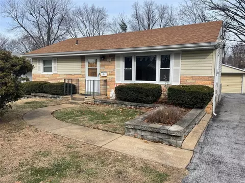 835 Harrison St, Florissant, MO 63031