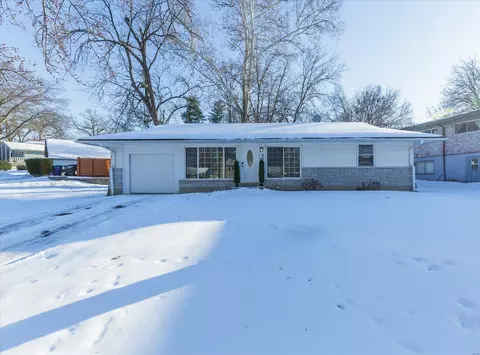 730 Samoa Dr, Saint Louis, MO 63126