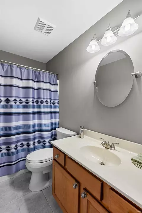 Bath - 527 Boulder River Dr, O'fallon, MO 63368 photo 3 of 4