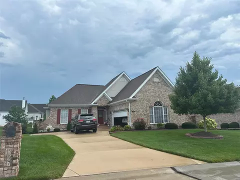507 Dunmore Place Ct #14, Saint Charles, MO 63304