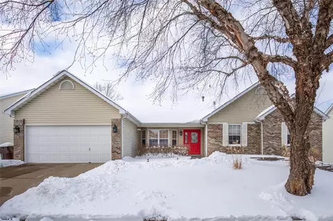 18 Harmony Crossing Dr, Saint Peters, MO 63376