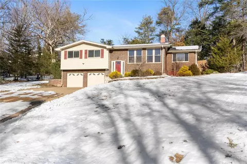 21 Ashgate Ct, Fenton, MO 63026