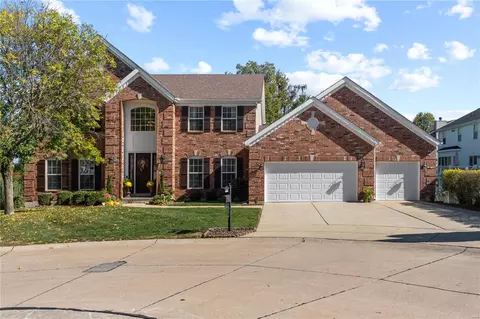 8 Arbor Look Ct, Ballwin, MO 63021