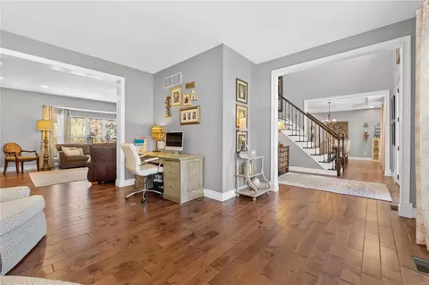 8 Arbor Look Ct, Ballwin, MO 63021 photo 6