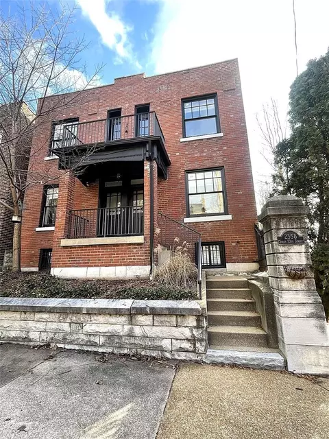 2358 S 13th St, Saint Louis, MO 63104
