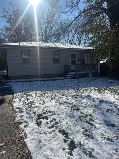 8972 Ramona Ave, Saint Louis, MO 63121