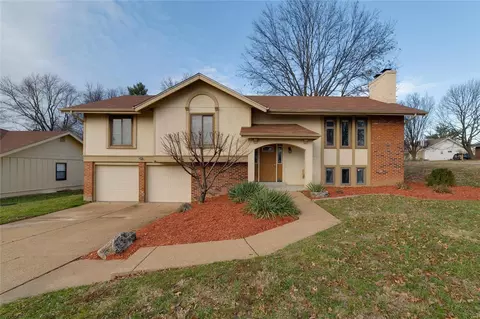 12853 Castleton Ct, Saint Louis, MO 63141