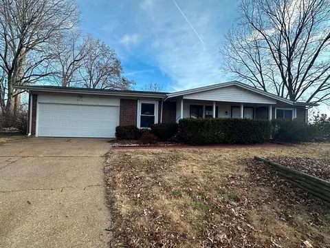 3615 Dwyer Ln, Florissant, MO 63033