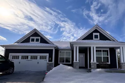 5015 Pacific Crest Trl, Cottleville, MO 63304