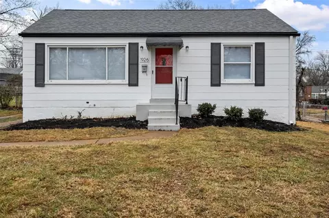 1926 Farrell Dr, Saint Louis, MO 63133