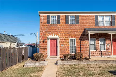 1202 Clarkson Ct #1202, Ballwin, MO 63011