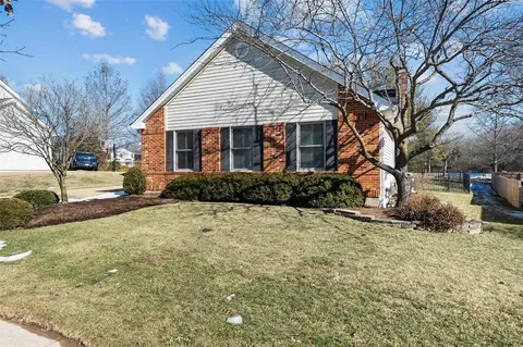 962 Kinsale Dr, Ballwin, MO 63021 photo 5