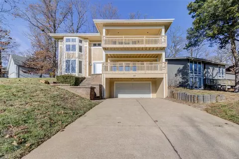 810 Edgewood Dr, Lake Saint Louis, MO 63367