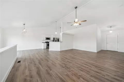 10 Royallridge Ct, O'fallon, MO 63368 photo 5