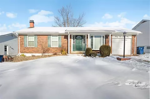 4269 Massabielle Dr, Saint Louis, MO 63129