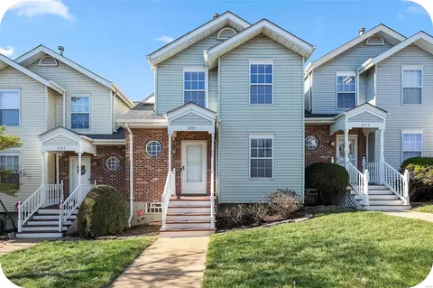 3155 Carrsville Ct, Saint Louis, MO 63139